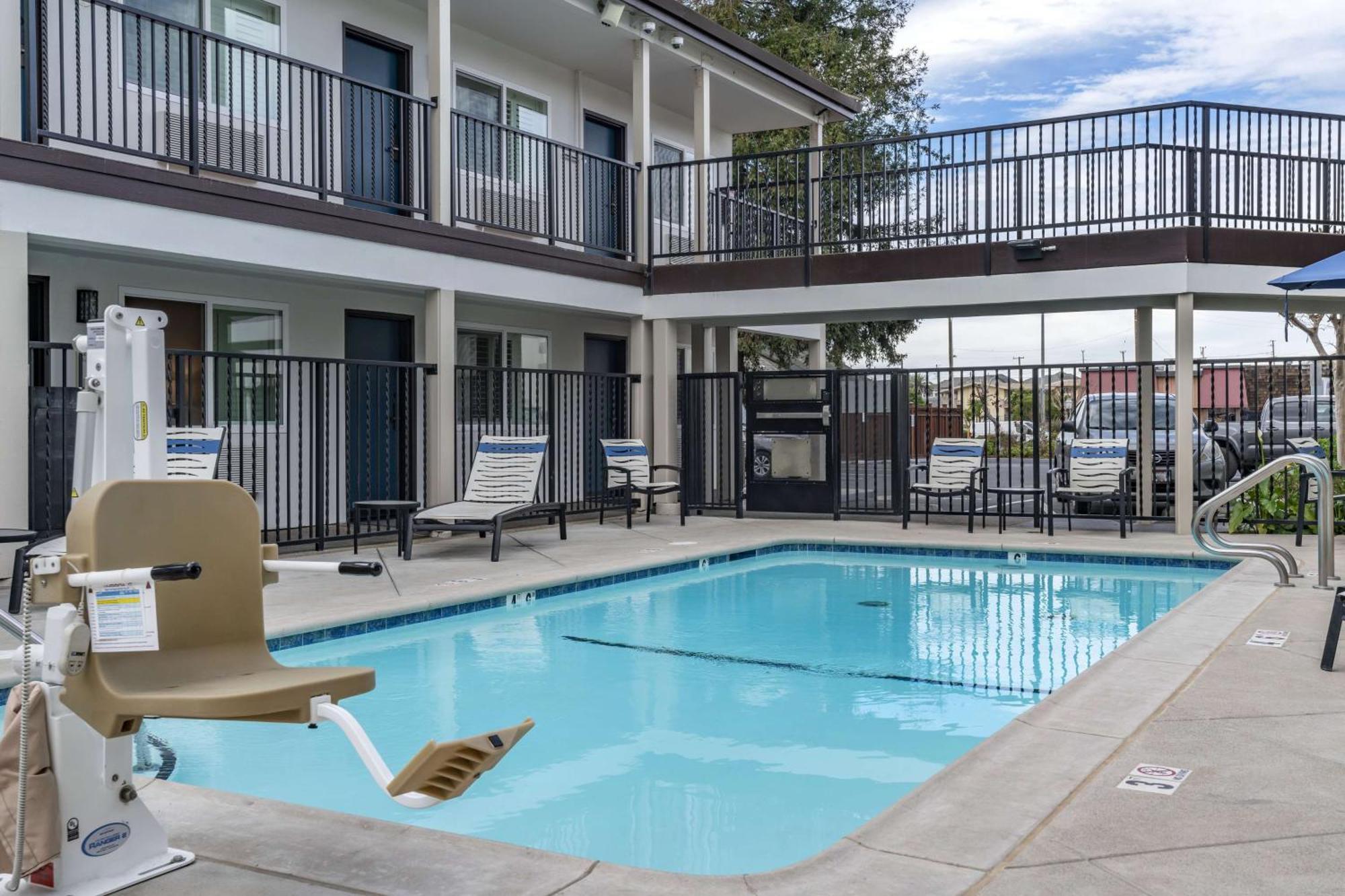 Best Western Rose Garden Inn Watsonville Bagian luar foto